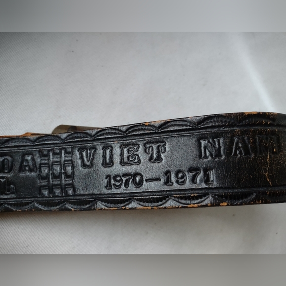 COOL VTG 70S EMBOSSED LEATHER VIETNAM VETERANS BELT CHICAGO NIKEL SILVER BUCKLE - Picture 8 of 13